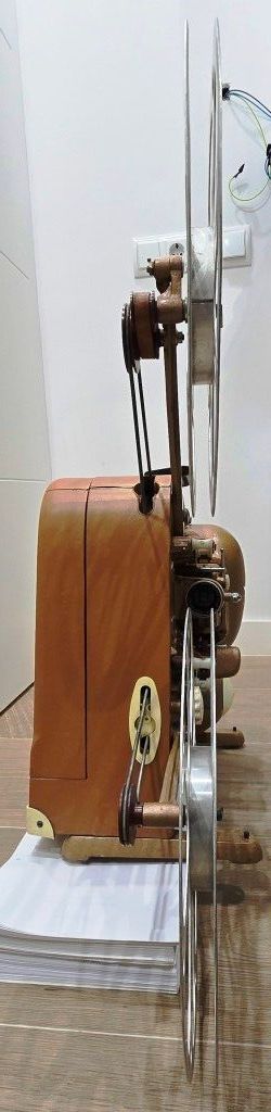 Proyector de cine antiguo
