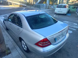 Mercedes-Benz Clase C 2003