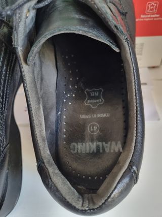 Zapatos negros con cordones