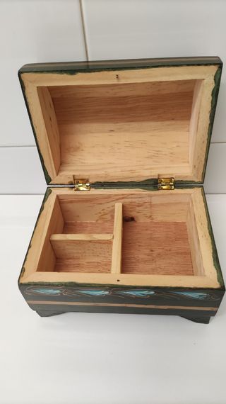 Joyero /caja de madera pintado