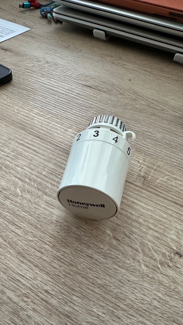 Cabezal termostatico honeywell thera 5