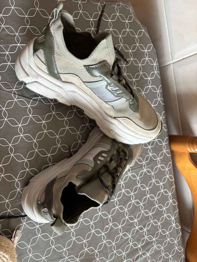 Zapatilla deporte verde 