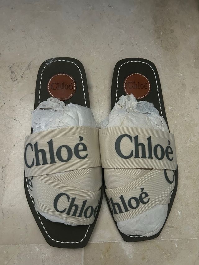 Sandalia plana Chloe