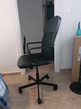 Silla oficina negra