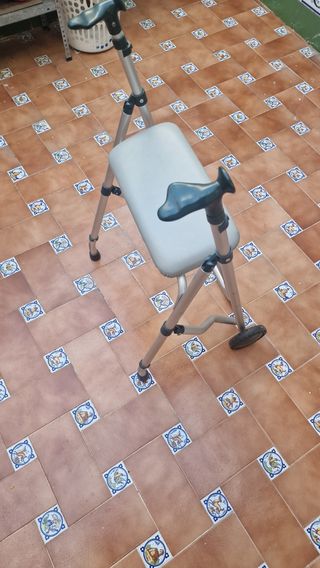 Bastón con asiento plegable