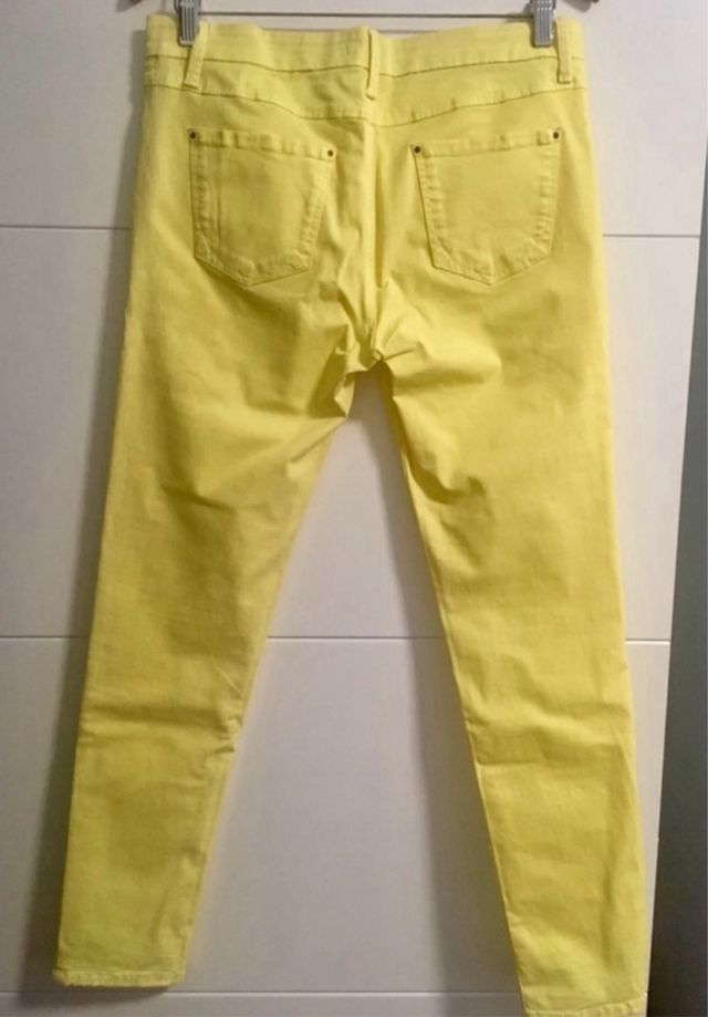 Pantalon Stradivarius Amarillo 42
