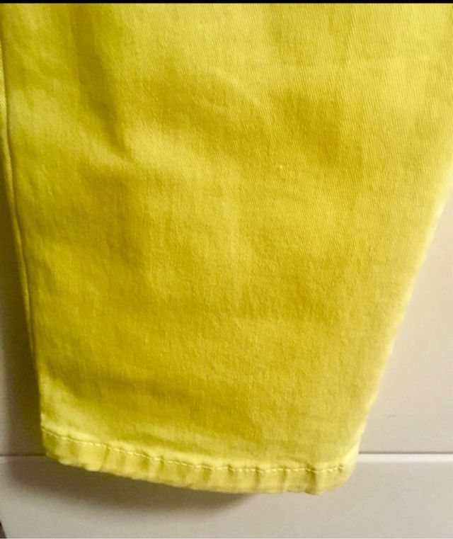 Pantalon Stradivarius Amarillo 42