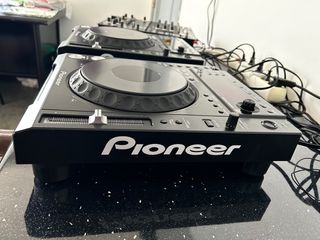 PIONEER CDJ 850 BLACK PAREJA + DECKSAVERS