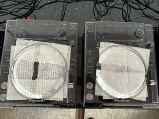 PIONEER CDJ 850 BLACK PAREJA + DECKSAVERS