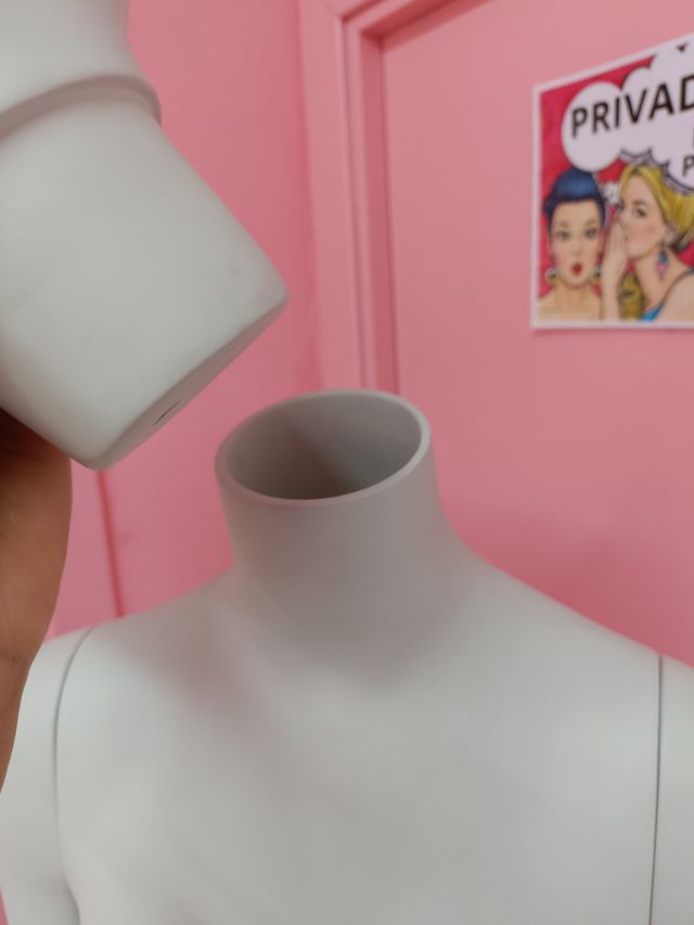 Maniquís estilozo de tienda de marca.