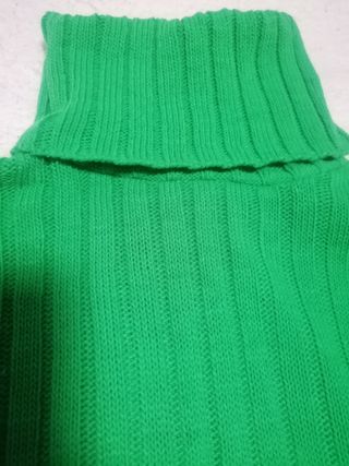 Jersey verde loro cuello alto talla M