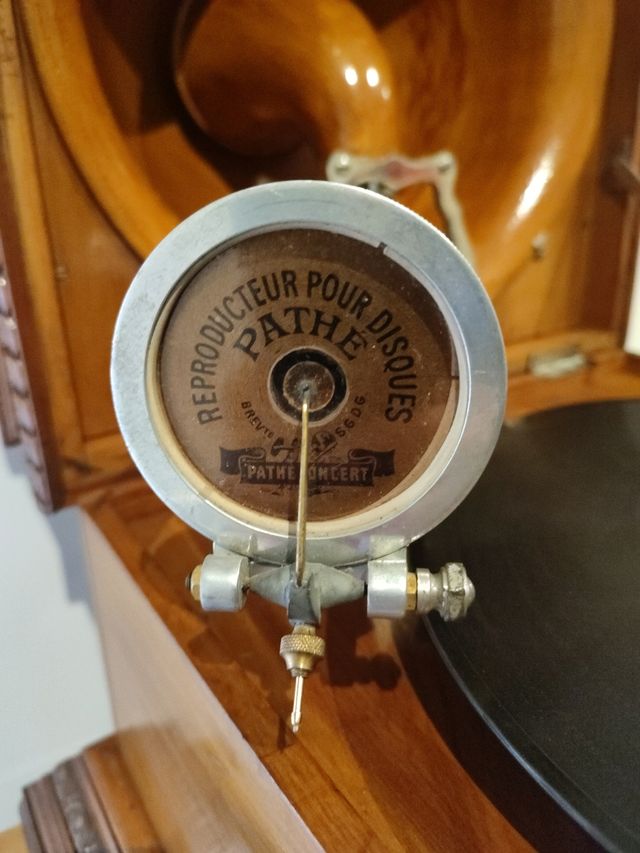 Gramófono antiguo Pathé