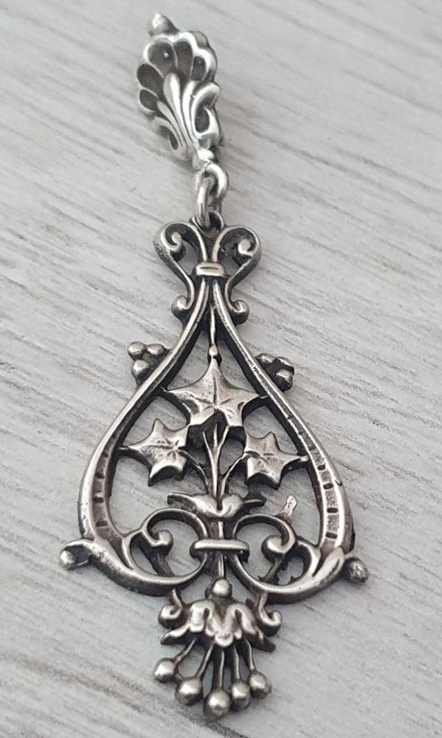 Colgante antiguo de plata