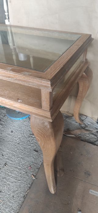 Mesa/ vitrina expositora para tienda, o escaparate