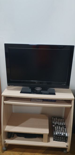 Tv philips 32 + mesa de ordenador