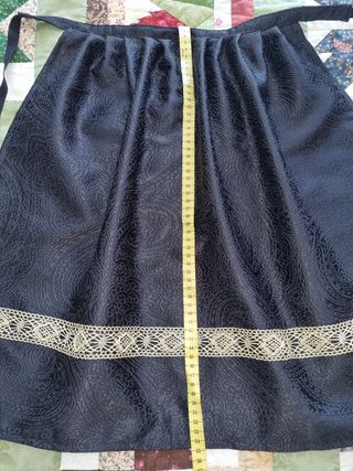 Delantal indumentària tradicional