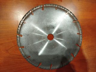 Amoladora Makita a batería.