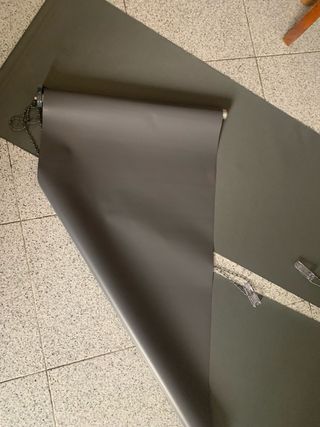 Due tende finestra oscuranti scorrevoli grigie