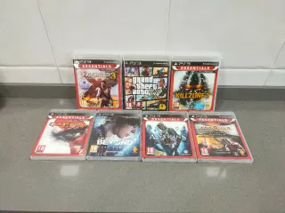 PlayStation 4 Slim de 1TB con mando y siete juegos