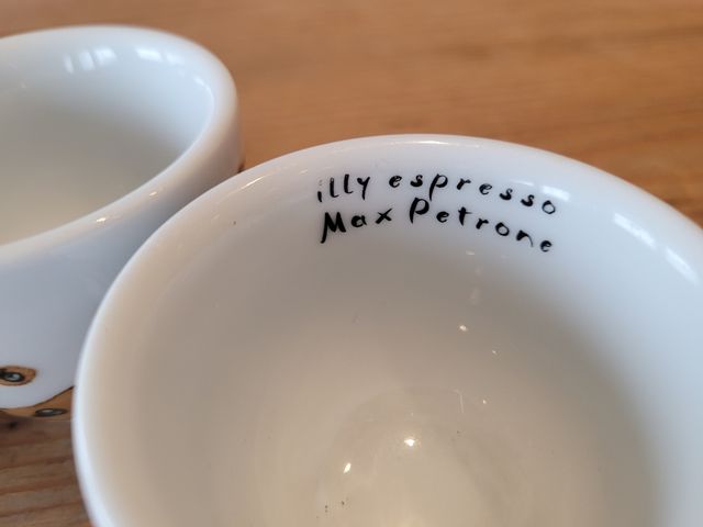 Tazzine caffè Illy disegnate da Max Petrone