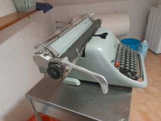 Máquina de escribir antigua