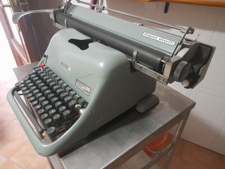Máquina de escribir antigua