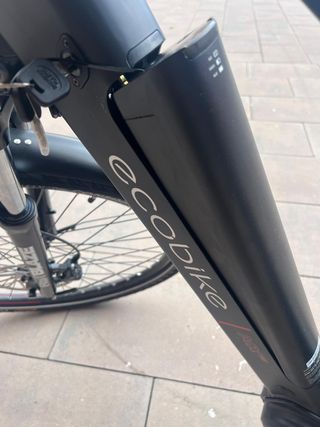 Bicicleta eléctrica treking