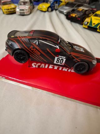 Aston Martin V8 Vantage GT2 scalextric