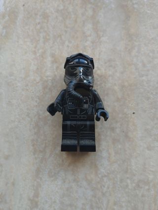 Lego star wars 75035 y una figura original