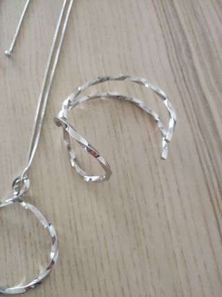 Colgante y brazalete de Adolfo Domínguez