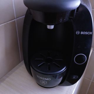 Cafetera usada 3 veces.