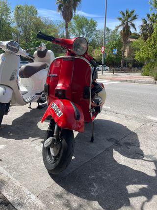 Vespa P 200 E