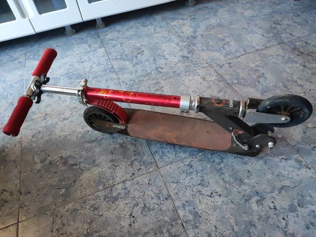 Patinete Oxelo decathlon plegable.