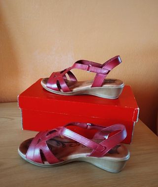 Sandalias rojas