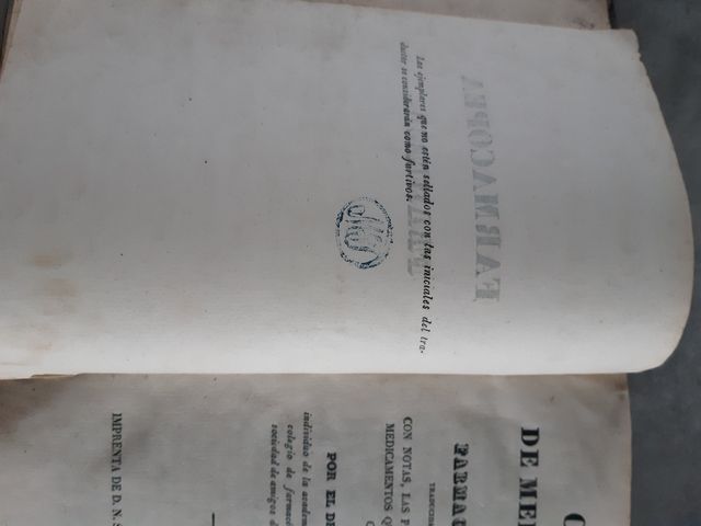 Libro antiguo. Código medicamentos.