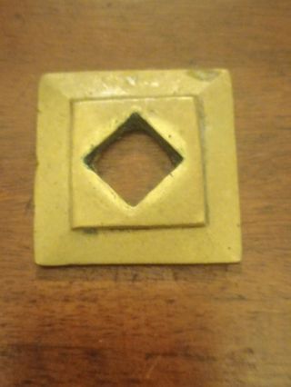 Ponderal antiguo cuadrado