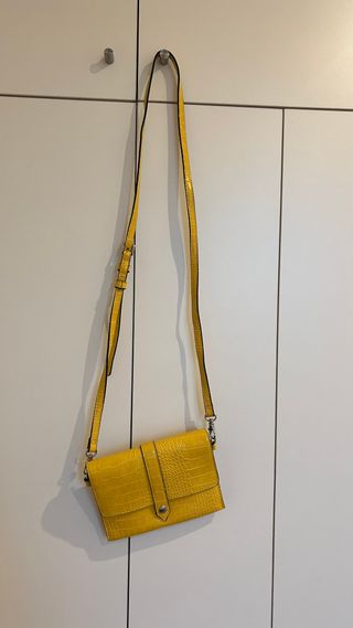 Bolso amarillo