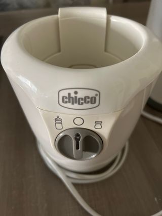 Esterilizador y Calien biberones y potitos marca Chicco