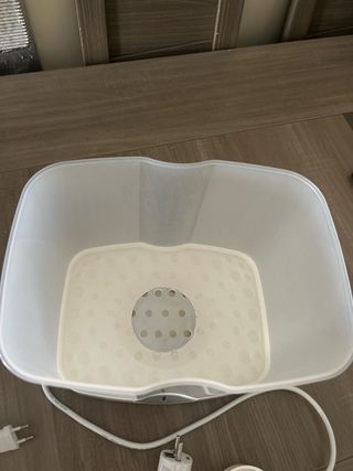 Esterilizador y Calien biberones y potitos marca Chicco
