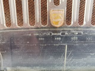 Antigua radio Philips modelo BX335U