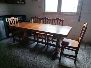 Conjunto de mesa comedor con sus sillas