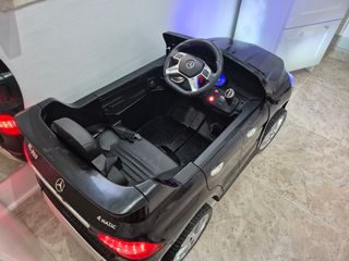 Muy bien conservado aunque roto los retrovisores