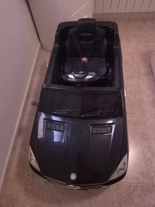 Muy bien conservado aunque roto los retrovisores
