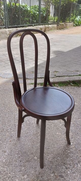 SILLAS ESTILO THONET RESTAURADAS