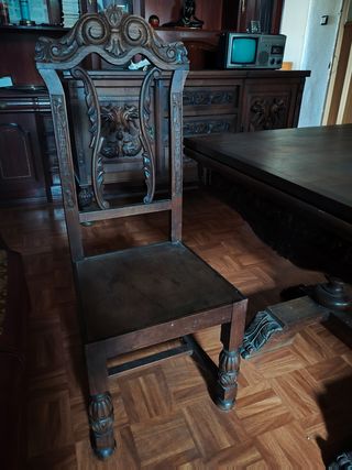 Conjunto muebles de comedor de madera de castaño
