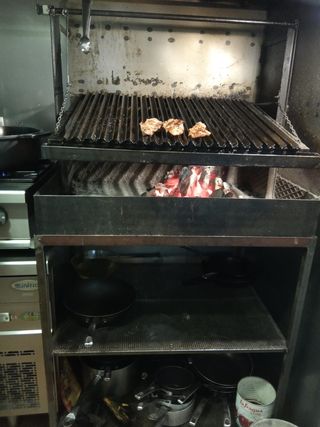 BARBACOA CARBÓN Y LEÑA. HECHA POR HERRERO ARTESANO