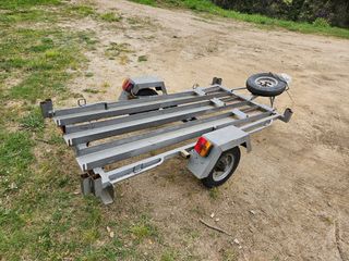 Remolque mixto motos y carga cerrado