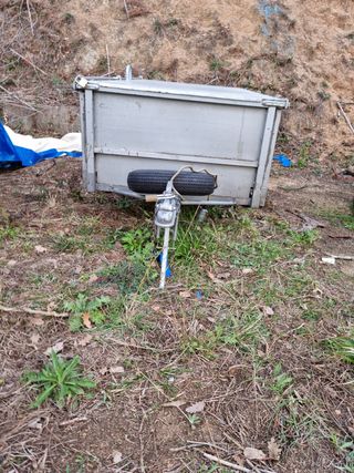 Remolque mixto motos y carga cerrado