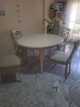  Conjunto mesa y sillas