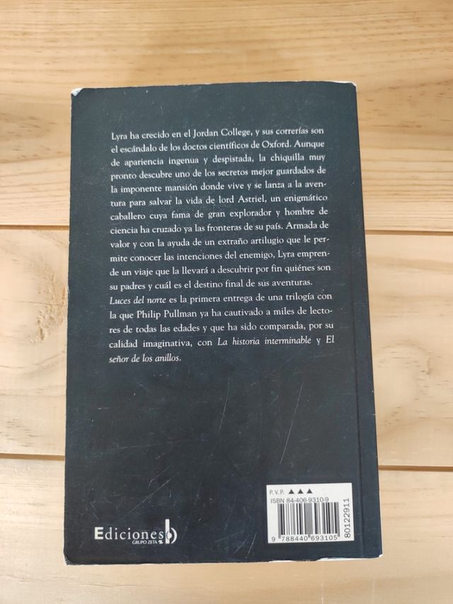 Luces Del Norte (Spanish Edition)